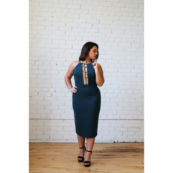 PREM | Safe Embrace Dress - Picture 2 of 5